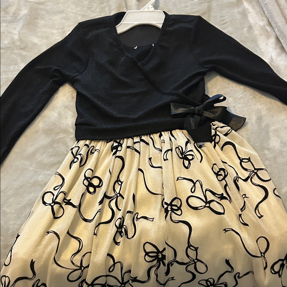 Elegant Black and Cream Girls Dress size 10/12